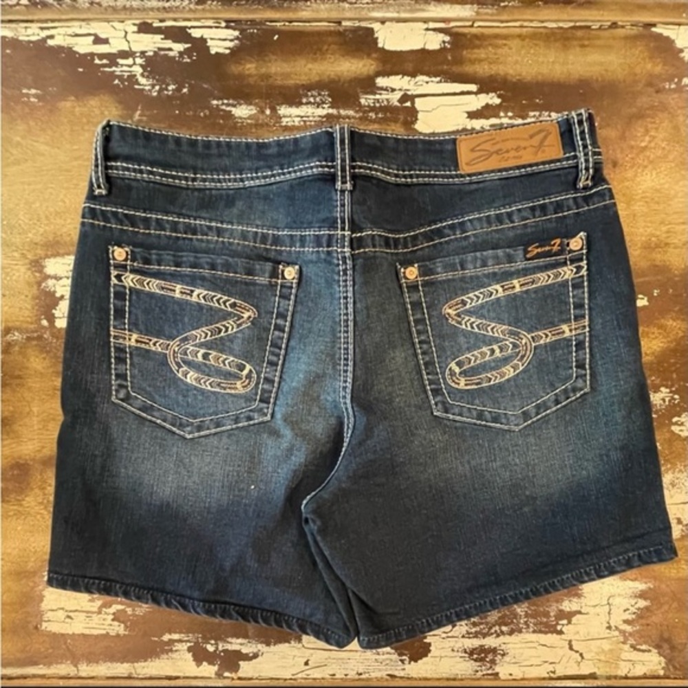 Seven7 denim shorts Size 12 with embellishment